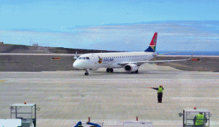 Bản đồ-St. Helena Airport-SA-Airlink-proving-flight-arrives-St-Helena.jpg